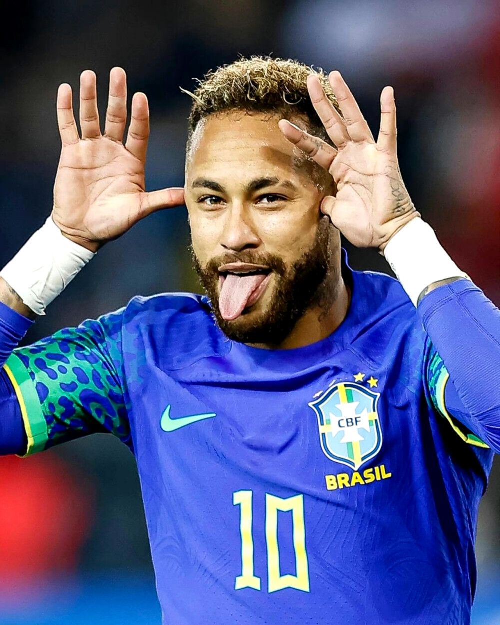 凭借配合默 凭借配合默