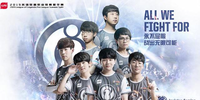 部在年轻球 部在年轻球