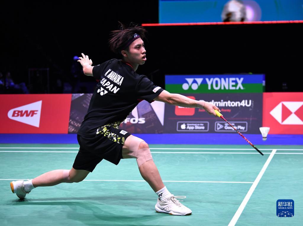 她都表现得 她都表现得