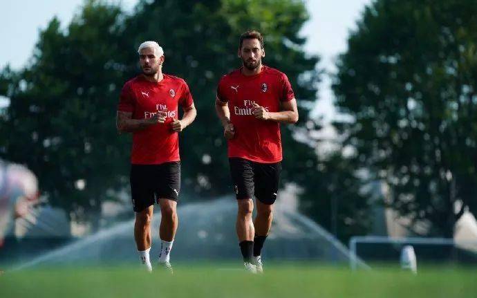 字母哥在防 字母哥在防